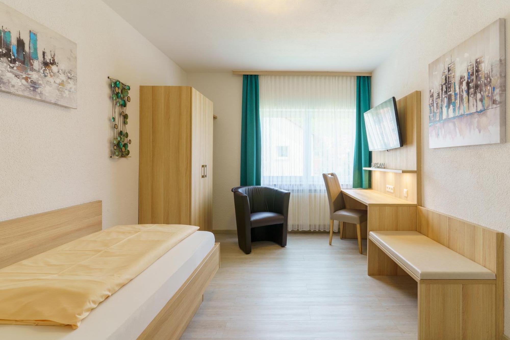 Hotel Rosenstein Heubach  外观 照片